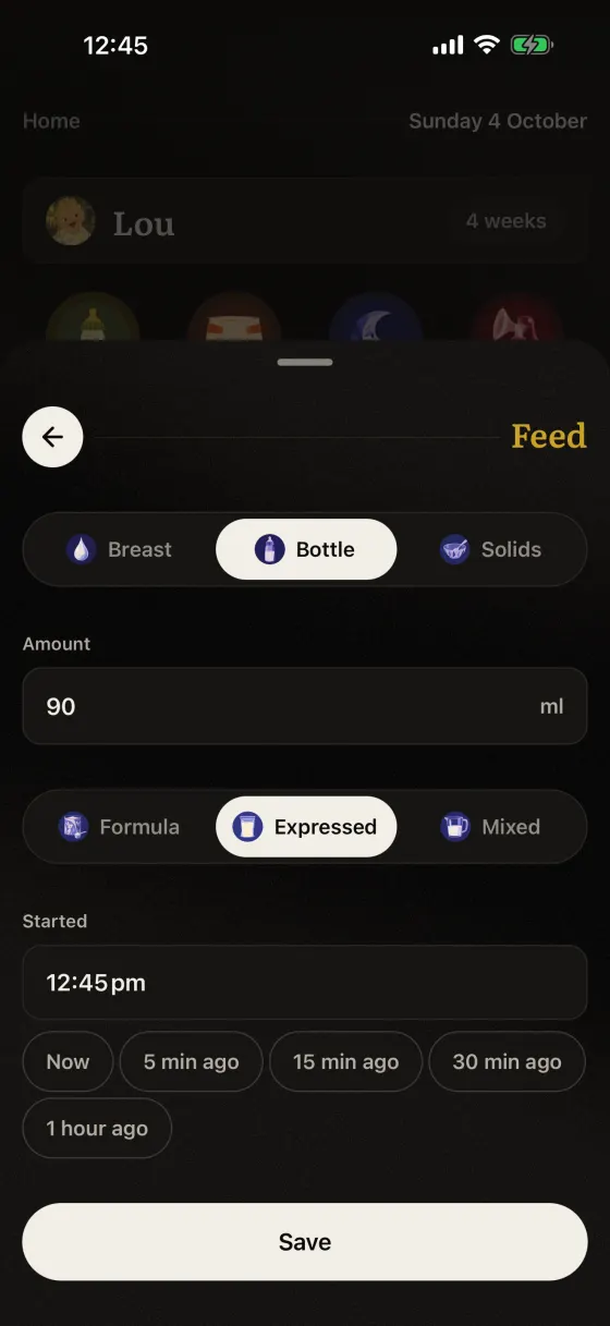Das Mahlzeiten-Formular von Veilleuse mit einer Flasche mit 90 ml abgepumpter Milch.